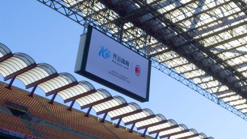 他从小便展